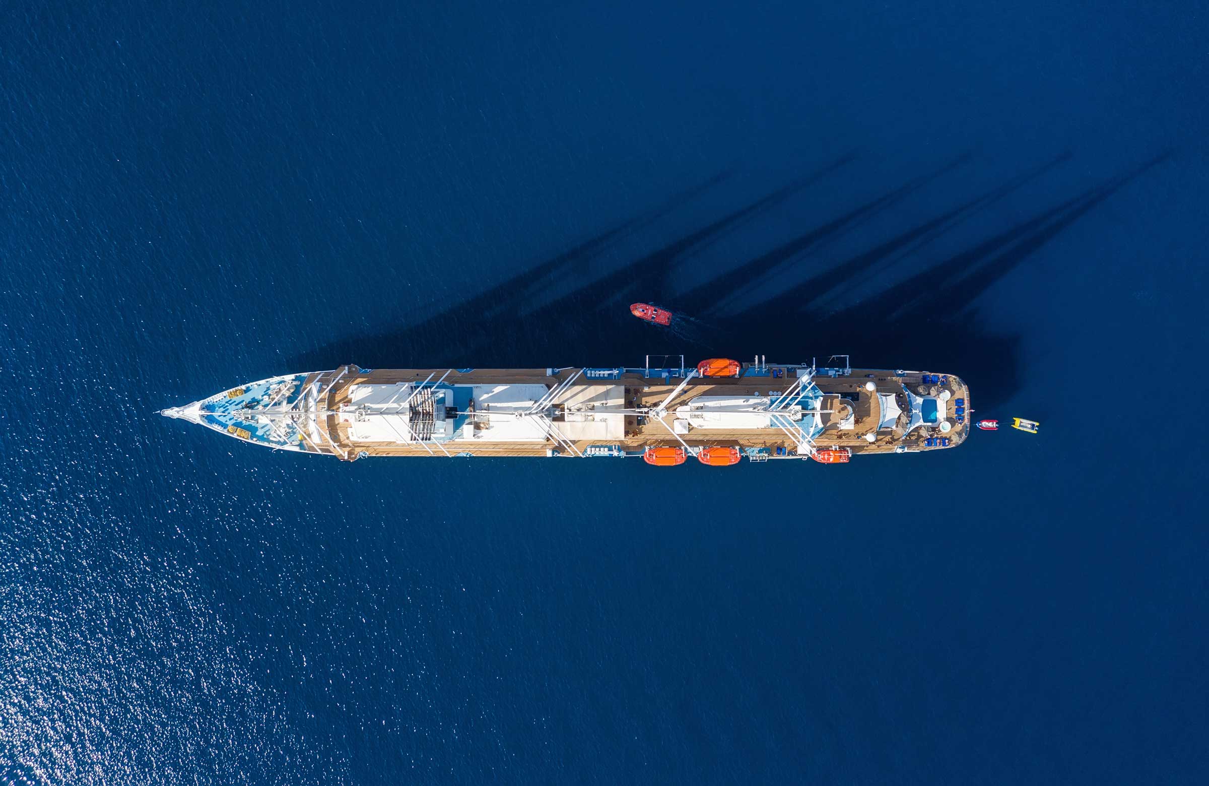 dubrovnik-croatia-aerial-view-at-the-cruise-ship-2022-01-18-23-38-15-utc.jpg dubrovnik-croatia-aerial-view-at-the-cruise-ship-2022-01-18-23-38-15-utc.jpg